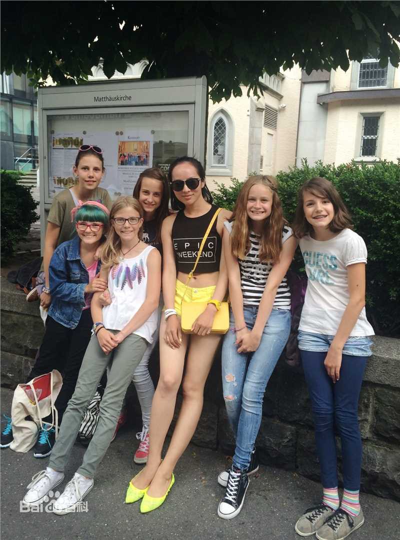 童苡萱(Elena)Q版和家人生活照