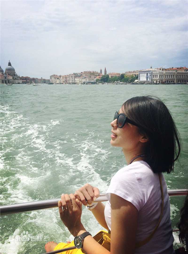 童苡萱(Elena)Q版和家人生活照