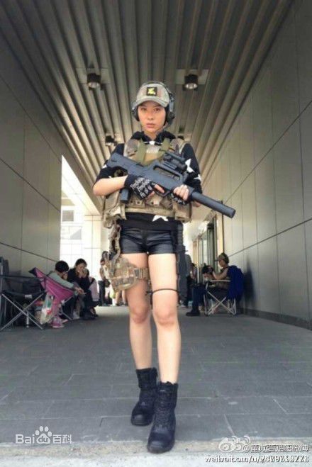 童苡萱(Elena)Q版和家人生活照