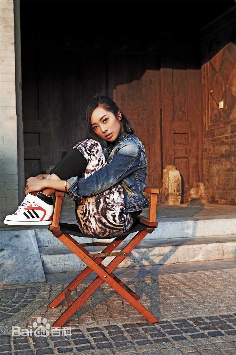 高清童苡萱(Elena)在《艺魂》林逸芸中的图集