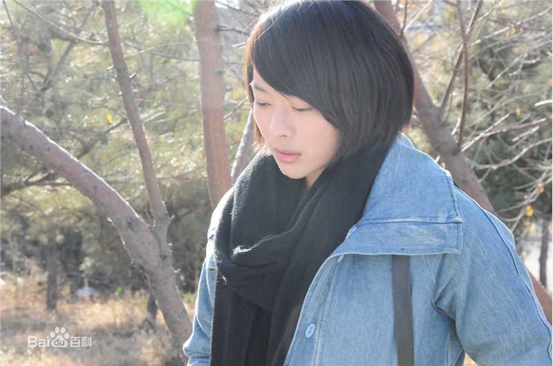 高清童苡萱(Elena)在《谁来陪伴我》白莲中的图集