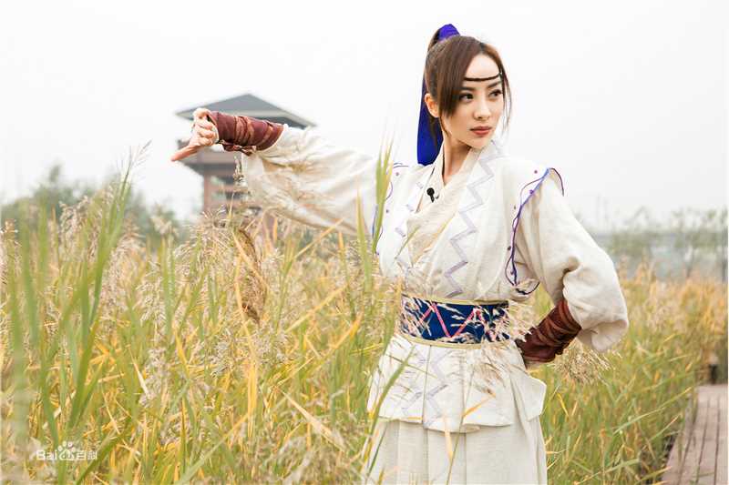 高清童苡萱(Elena)在《谁来陪伴我》白莲中的图集