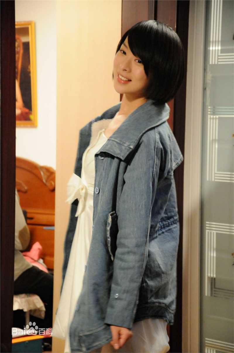 高清童苡萱(Elena)在《谁来陪伴我》白莲中的图集