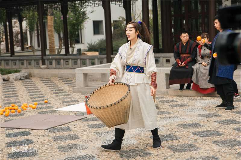 高清童苡萱(Elena)在《谁来陪伴我》白莲中的图集