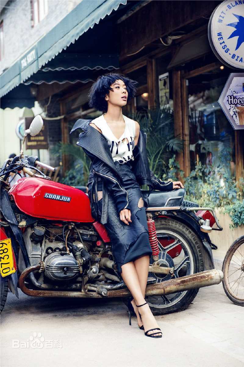 童苡萱(Elena)街拍图册