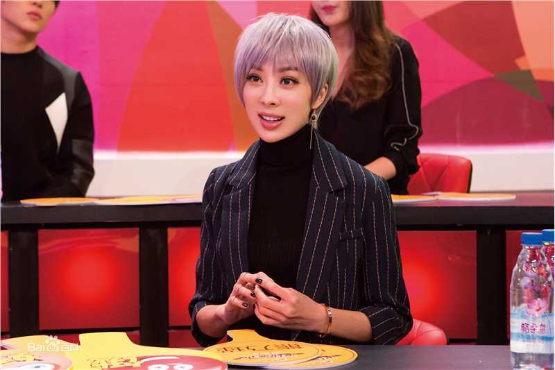 童苡萱(Elena)在《合伙人》杨子中的