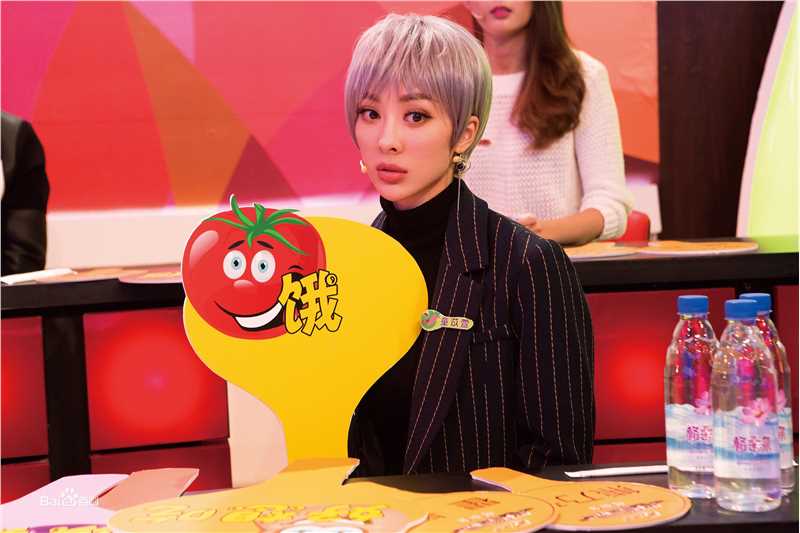 童苡萱(Elena)在《合伙人》杨子中的