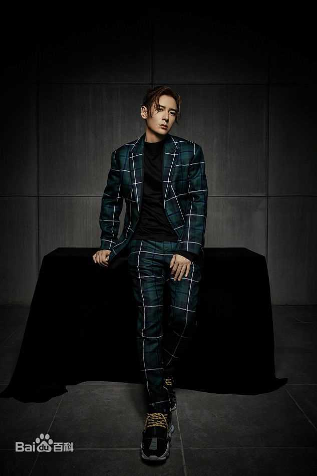 韩栋(Han Dong)最全黑色背景气质壁纸