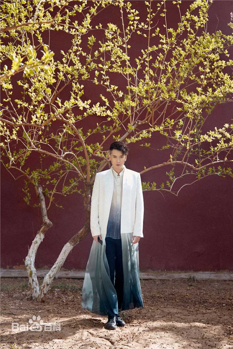 韩栋(Han Dong)最新水墨风壁纸