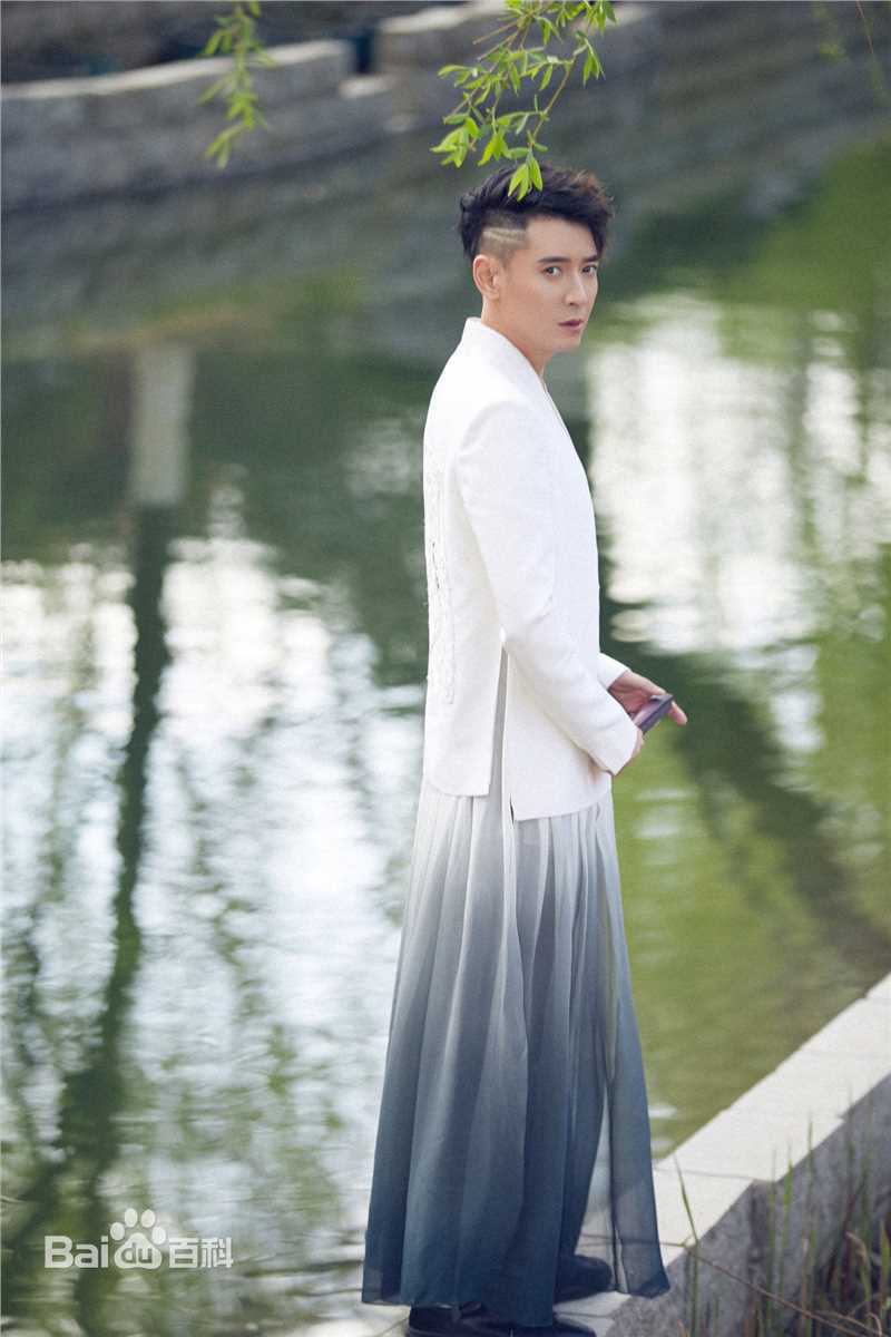 韩栋(Han Dong)最新水墨风壁纸