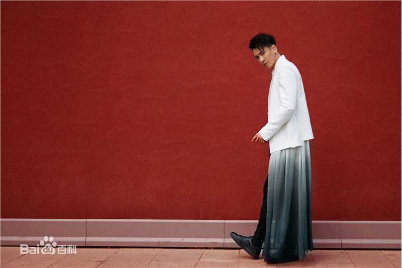 韩栋(Han Dong)最新水墨风壁纸