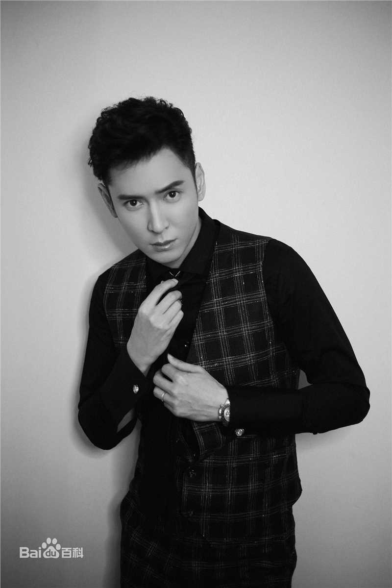 韩栋(Han Dong)秀场LOOK图册