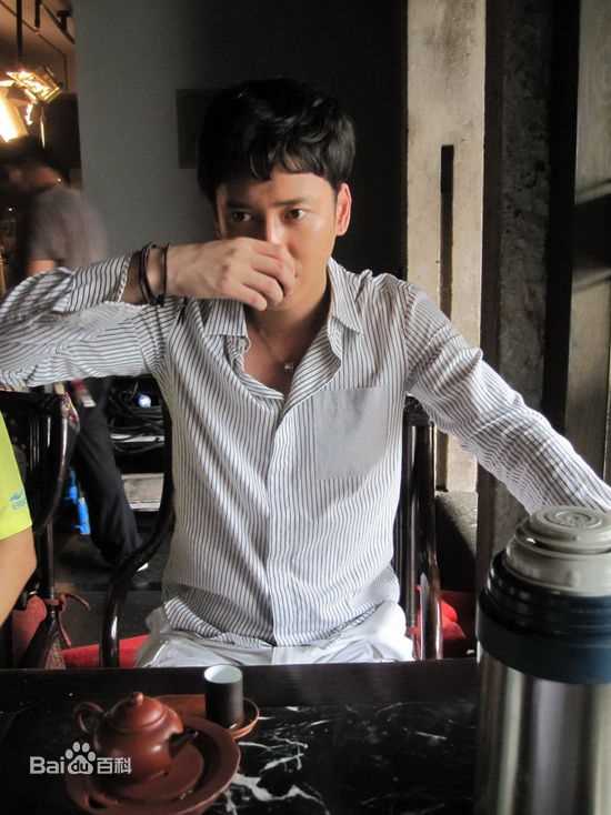 高清韩栋(Han Dong)在《没有承诺的爱》相关图片中的图集