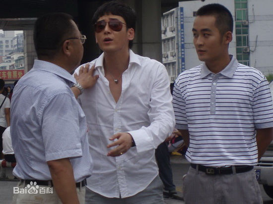 高清韩栋(Han Dong)在《没有承诺的爱》相关图片中的图集