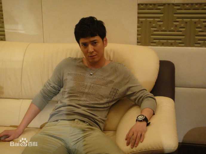 高清韩栋(Han Dong)在《没有承诺的爱》相关图片中的图集