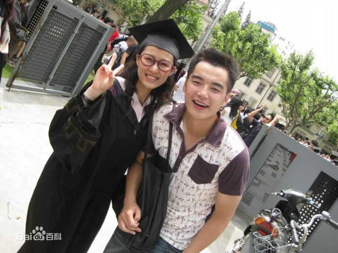 金世佳生活照性感图片图集