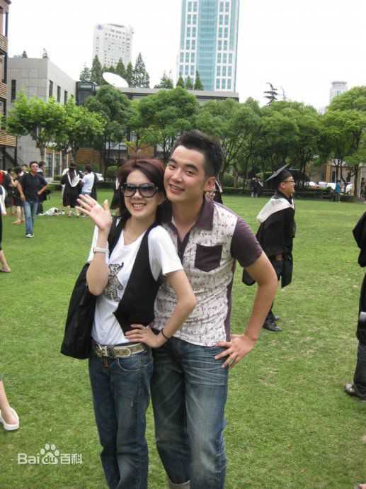 金世佳生活照性感图片图集