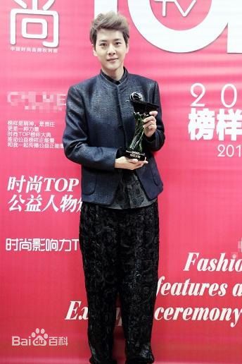 徐海乔(Joe)年度榜样人物素颜照壁纸