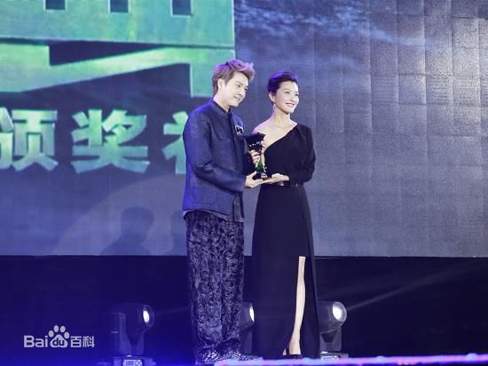 徐海乔(Joe)年度榜样人物素颜照壁纸