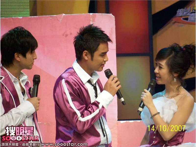 明道(Ming Dow)主持节目前后照片