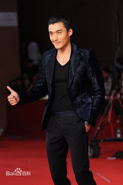 胡兵荧屏照前后照片