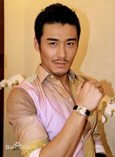 胡兵荧屏照前后照片