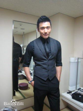 胡兵荧屏照前后照片