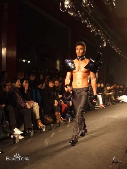 胡兵张弛2010春夏系列男装秀图册