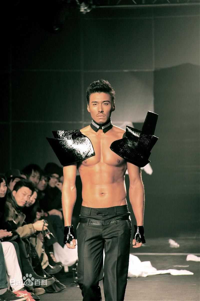 胡兵张弛2010春夏系列男装秀图册