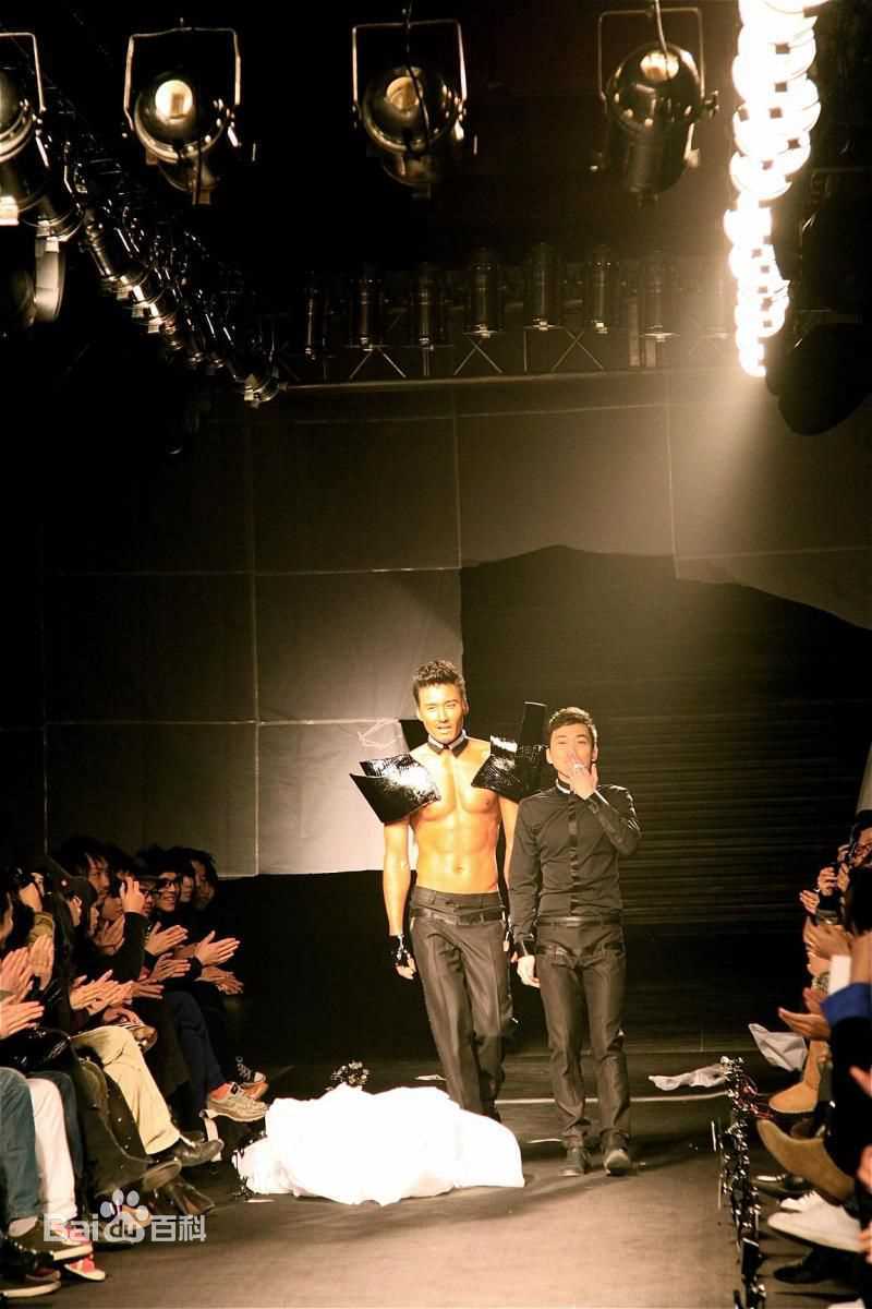 胡兵张弛2010春夏系列男装秀图册