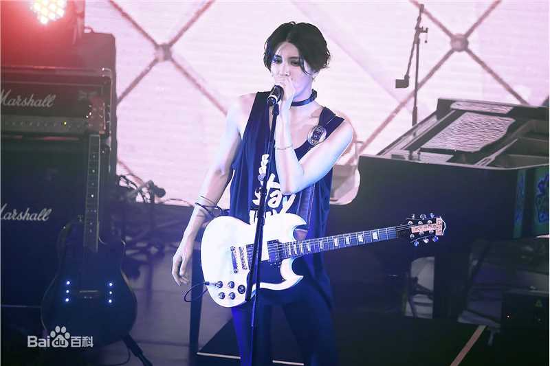 鲁敏宇(ノ·ミヌ、NoMinWoo、Nominue)2016上海演唱会2前后照片