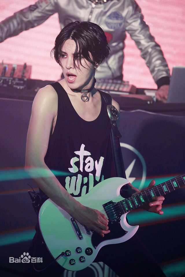 鲁敏宇(ノ·ミヌ、NoMinWoo、Nominue)2016上海演唱会2前后照片