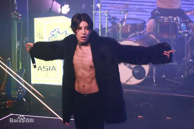 鲁敏宇(ノ·ミヌ、NoMinWoo、Nominue)2016上海演唱会2前后照片