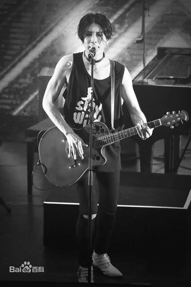 鲁敏宇(ノ·ミヌ、NoMinWoo、Nominue)2016上海演唱会2前后照片