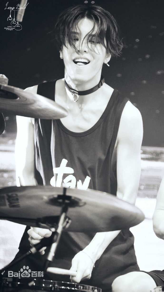 鲁敏宇(ノ·ミヌ、NoMinWoo、Nominue)2016上海演唱会2前后照片