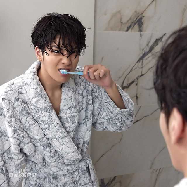 鲁敏宇(ノ·ミヌ、NoMinWoo、Nominue)RIVERIVER性感图片图集