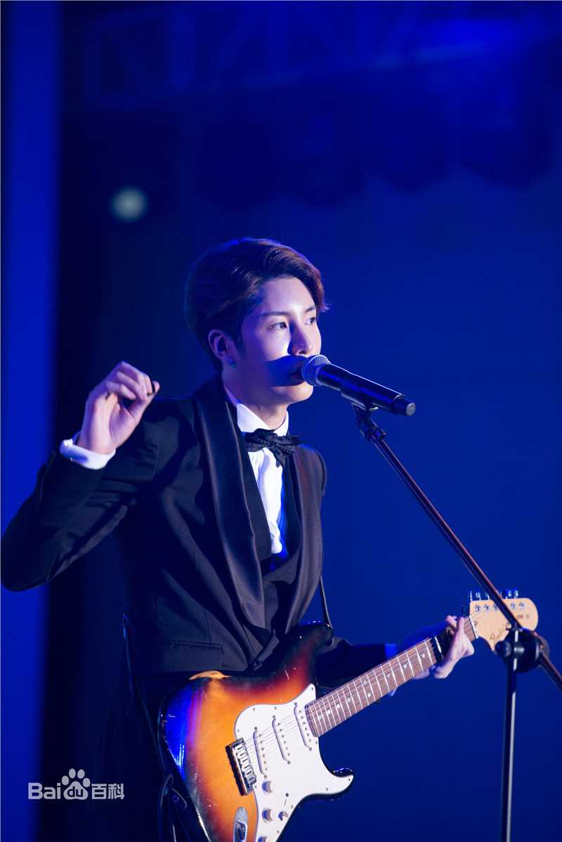 鲁敏宇(ノ·ミヌ、NoMinWoo、Nominue)2015 PCLADY 时尚盛典颁奖典礼前后照片