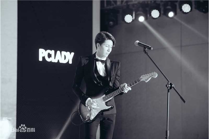 鲁敏宇(ノ·ミヌ、NoMinWoo、Nominue)2015 PCLADY 时尚盛典颁奖典礼前后照片