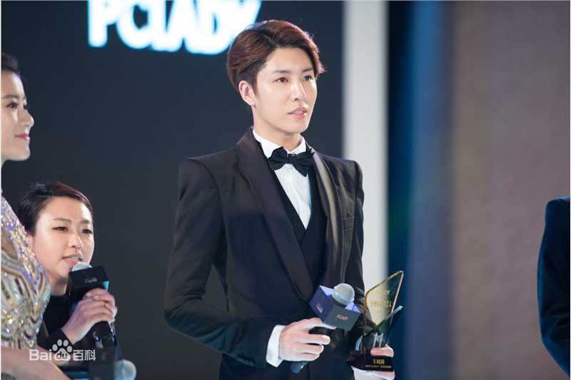鲁敏宇(ノ·ミヌ、NoMinWoo、Nominue)2015 PCLADY 时尚盛典颁奖典礼前后照片