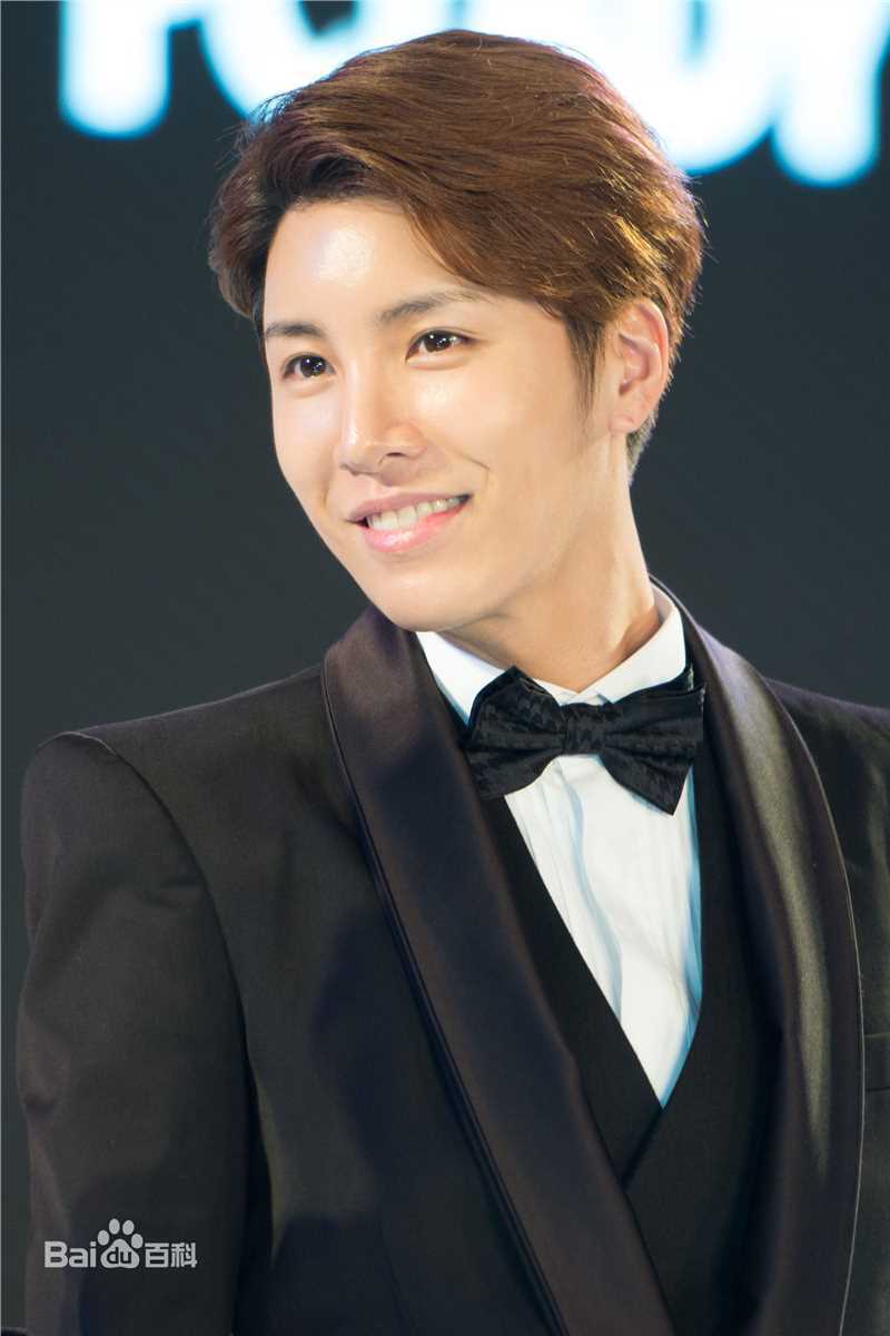 鲁敏宇(ノ·ミヌ、NoMinWoo、Nominue)2015 PCLADY 时尚盛典颁奖典礼前后照片