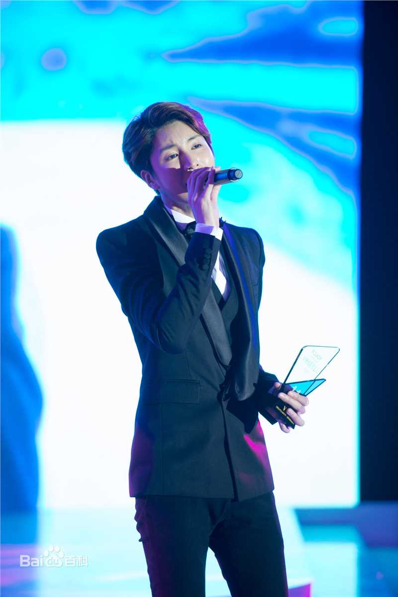 鲁敏宇(ノ·ミヌ、NoMinWoo、Nominue)2015 PCLADY 时尚盛典颁奖典礼前后照片