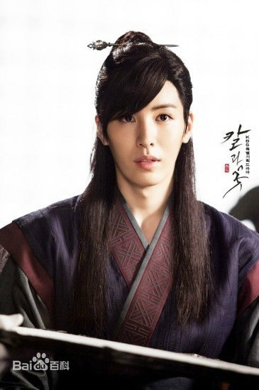 高清鲁敏宇(ノ·ミヌ、NoMinWoo、Nominue)在2013《剑与花》渊男生中的图集