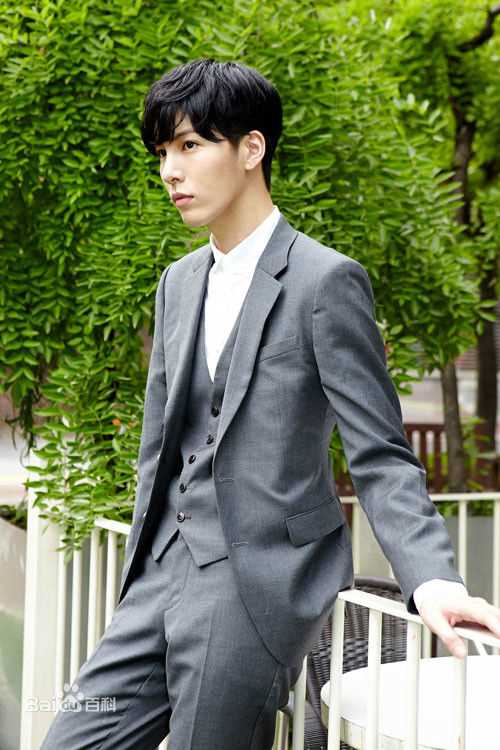 高清鲁敏宇(ノ·ミヌ、NoMinWoo、Nominue)在2014《最佳婚姻》朴泰然中的图集