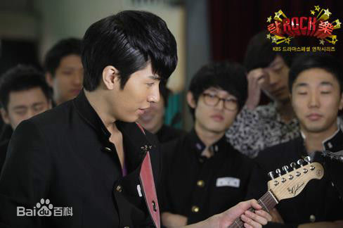 精选鲁敏宇(ノ·ミヌ、NoMinWoo、Nominue)在2010《RockRockRock》金泰元中的图册