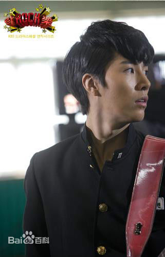 精选鲁敏宇(ノ·ミヌ、NoMinWoo、Nominue)在2010《RockRockRock》金泰元中的图册