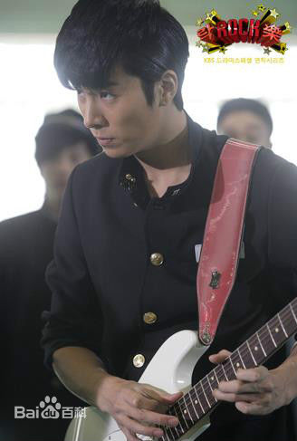 精选鲁敏宇(ノ·ミヌ、NoMinWoo、Nominue)在2010《RockRockRock》金泰元中的图册