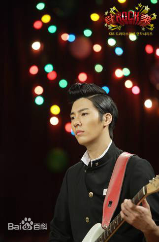 精选鲁敏宇(ノ·ミヌ、NoMinWoo、Nominue)在2010《RockRockRock》金泰元中的图册