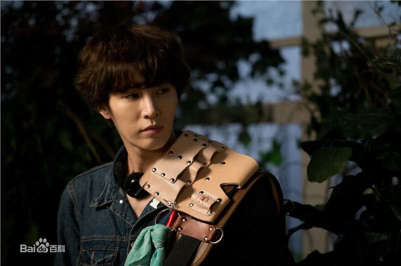 鲁敏宇(ノ·ミヌ、NoMinWoo、Nominue)在2015《我的遗憾男友》尹泰云中的