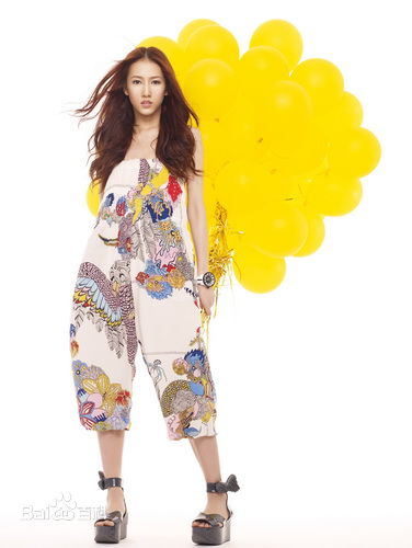 最全张弦子(Stringer)在2010年弦子第三张国语专辑《天真》宣传照中的相册