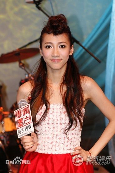 张弦子(Stringer)弦子魅力演唱现场照素颜照相册